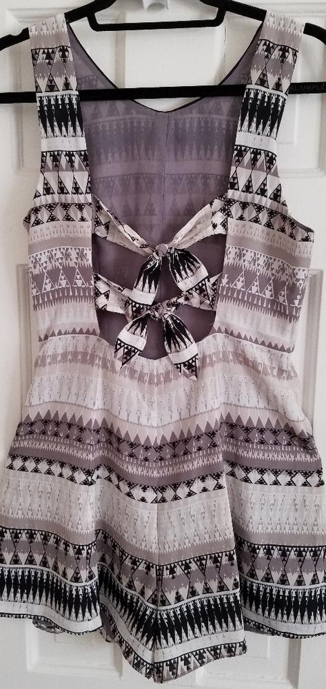 Romper - Picture 3 of 8